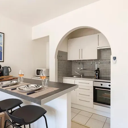 Lumineux, Ensoleillee, Proche ,coeur De Centre Ville, Chaleureux, Lägenhet